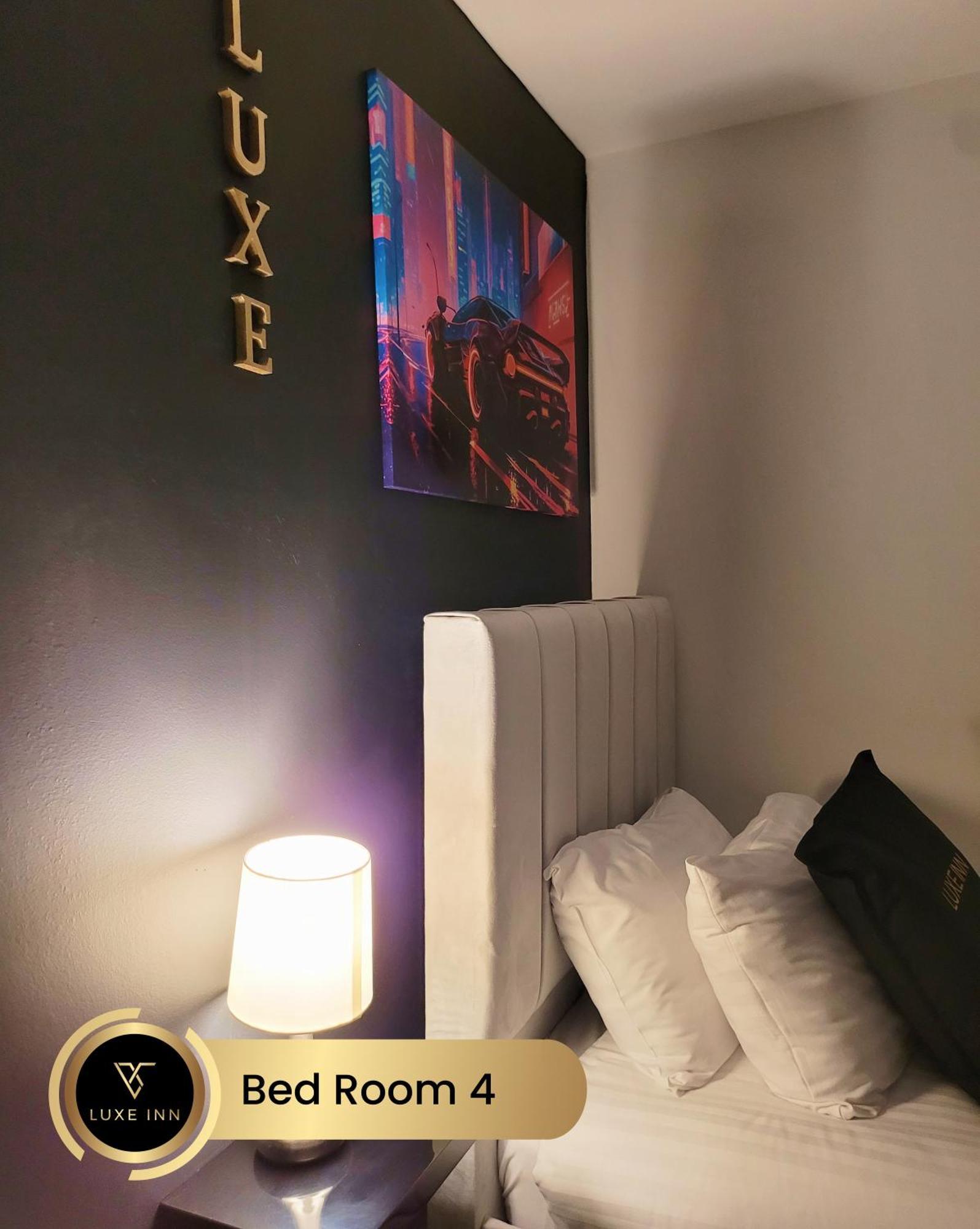 4 Bedroom House, Heathrow Airport, Luxe Inn Colnbrook Eksteriør bilde