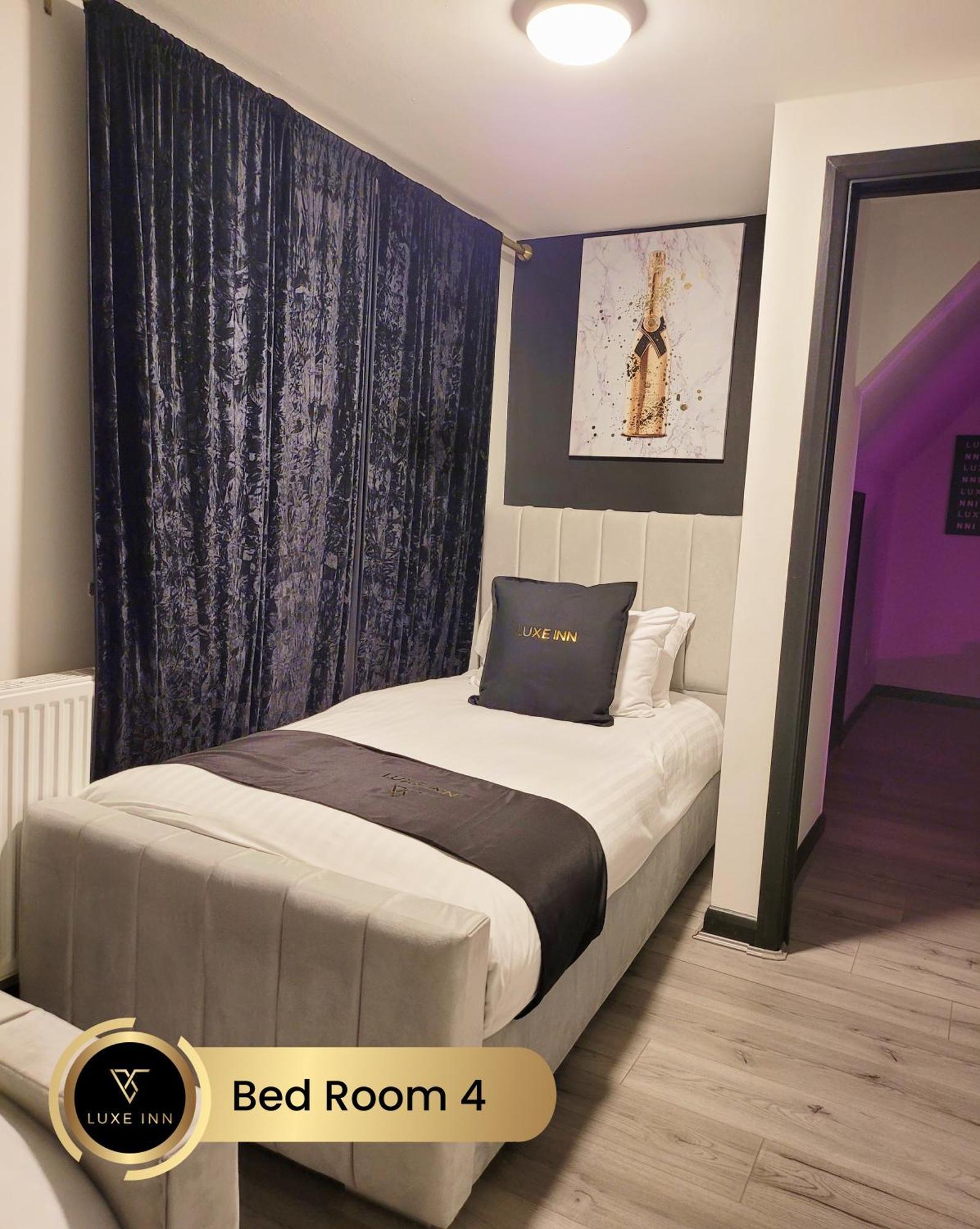 4 Bedroom House, Heathrow Airport, Luxe Inn Colnbrook Eksteriør bilde