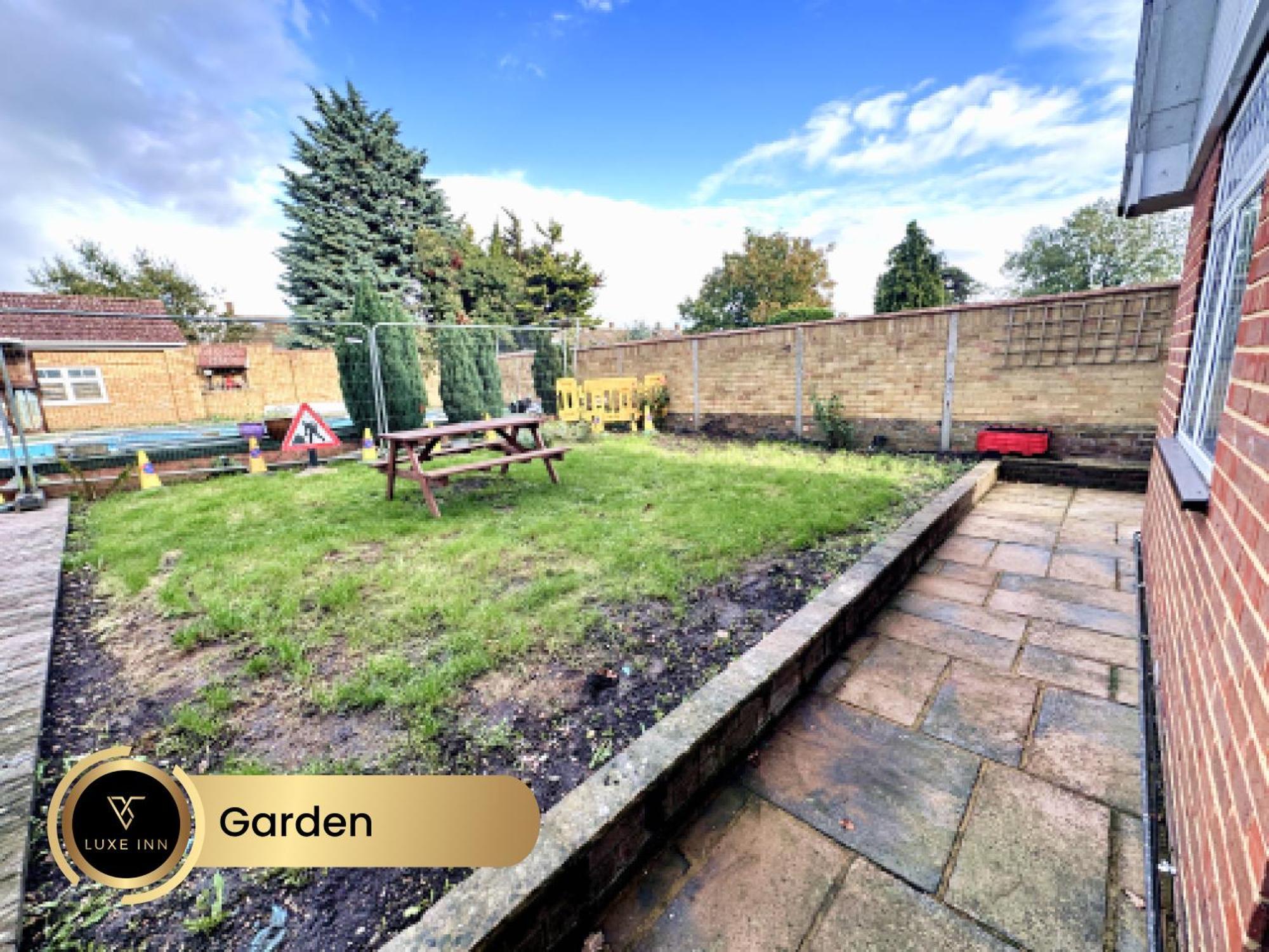 4 Bedroom House, Heathrow Airport, Luxe Inn Colnbrook Eksteriør bilde