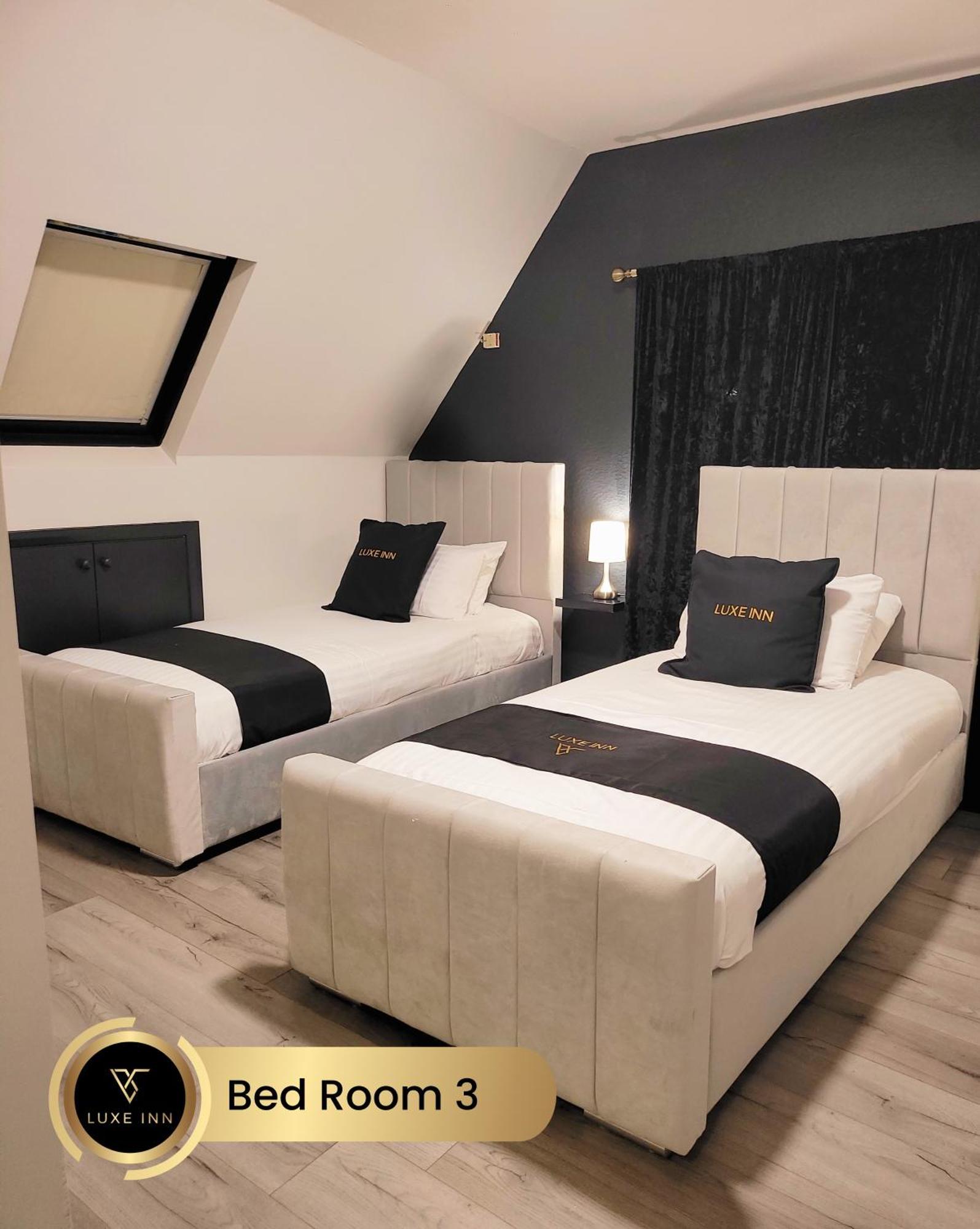 4 Bedroom House, Heathrow Airport, Luxe Inn Colnbrook Eksteriør bilde