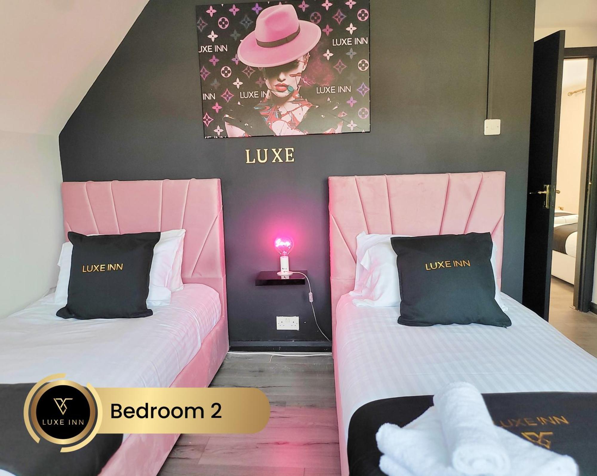 4 Bedroom House, Heathrow Airport, Luxe Inn Colnbrook Eksteriør bilde