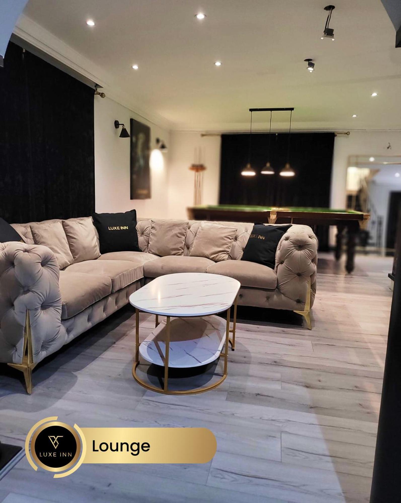4 Bedroom House, Heathrow Airport, Luxe Inn Colnbrook Eksteriør bilde