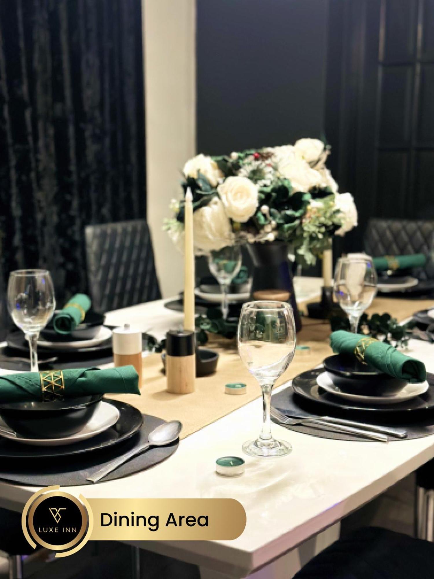 4 Bedroom House, Heathrow Airport, Luxe Inn Colnbrook Eksteriør bilde