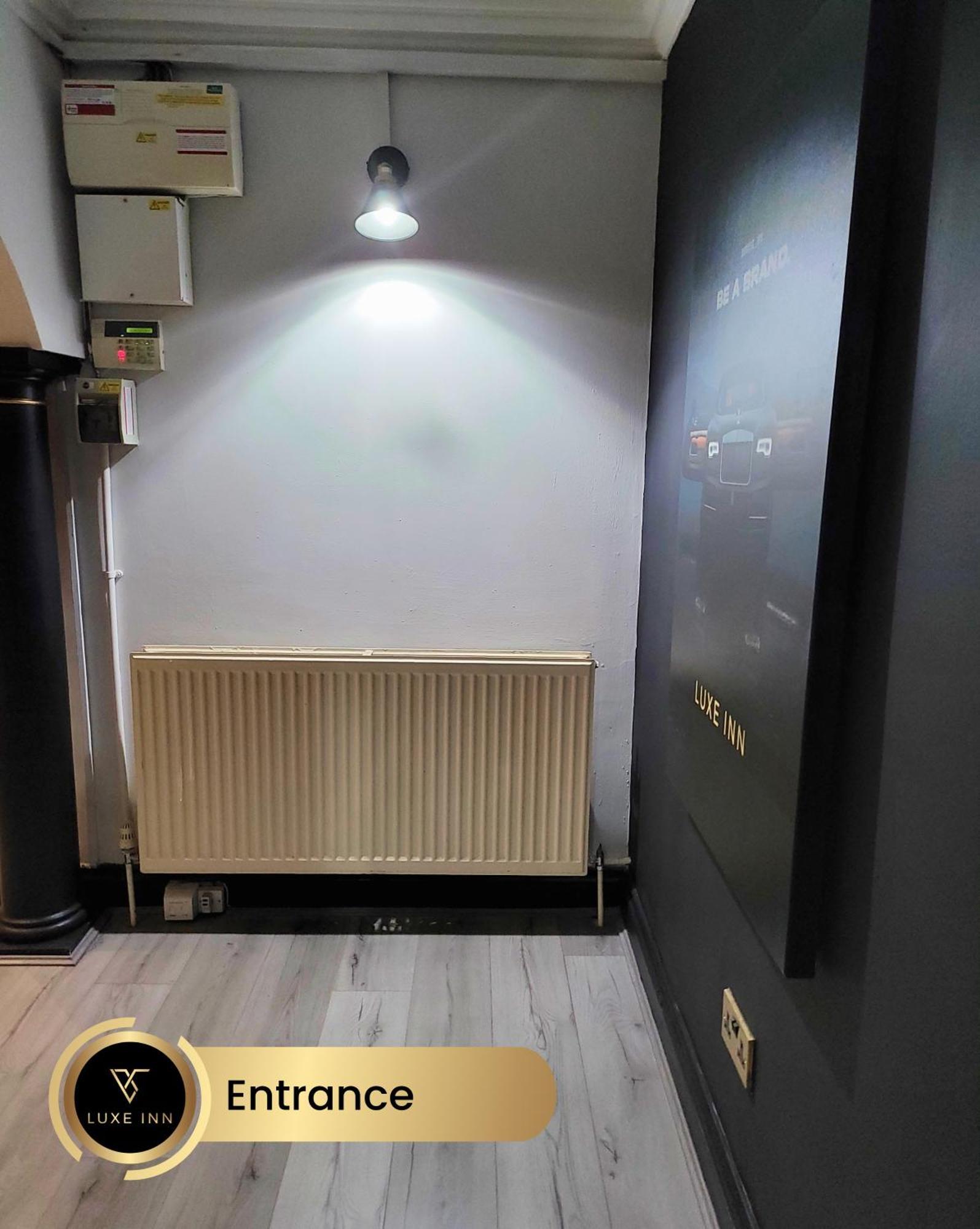 4 Bedroom House, Heathrow Airport, Luxe Inn Colnbrook Eksteriør bilde